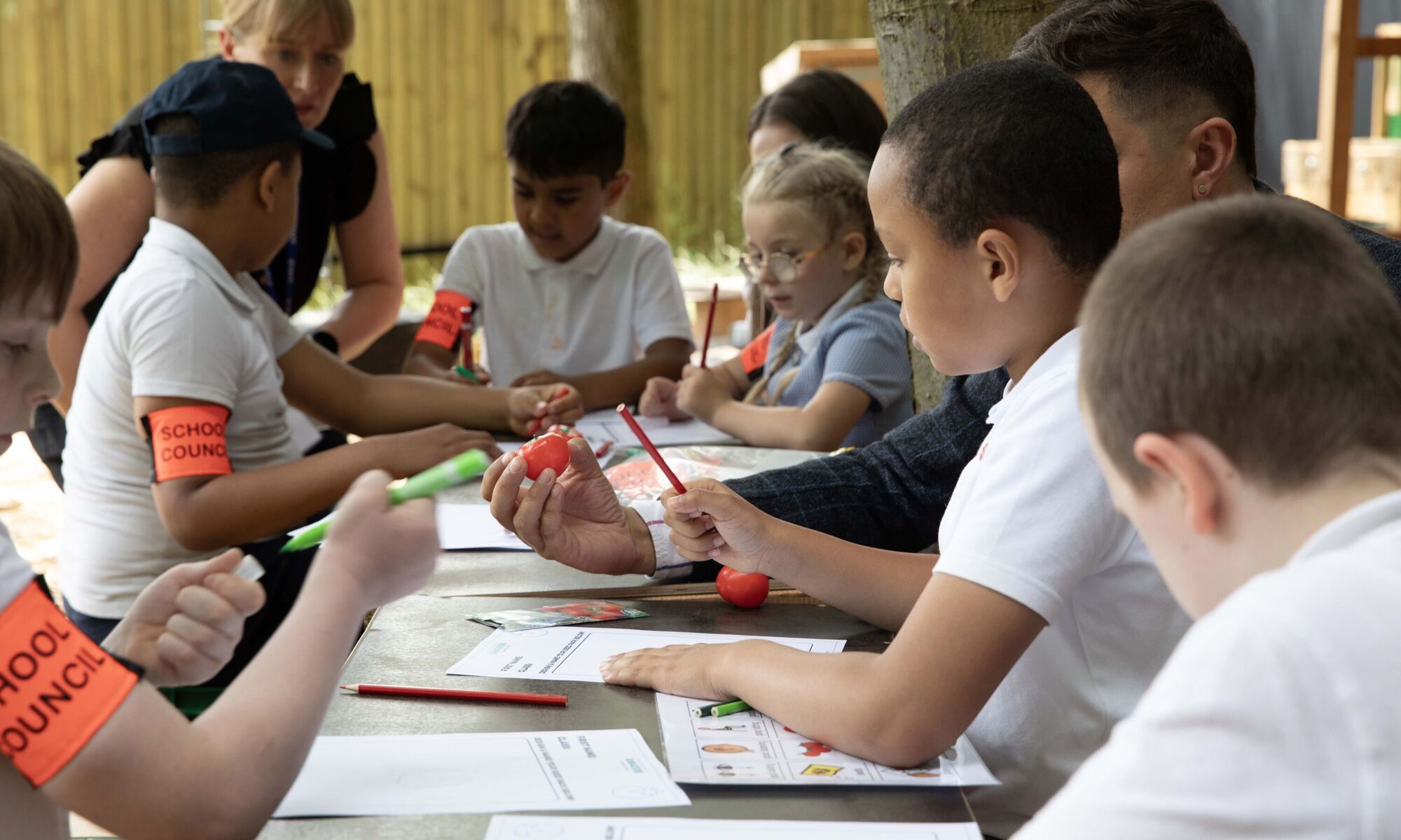Prospect House Primary School - Children learning together in class
